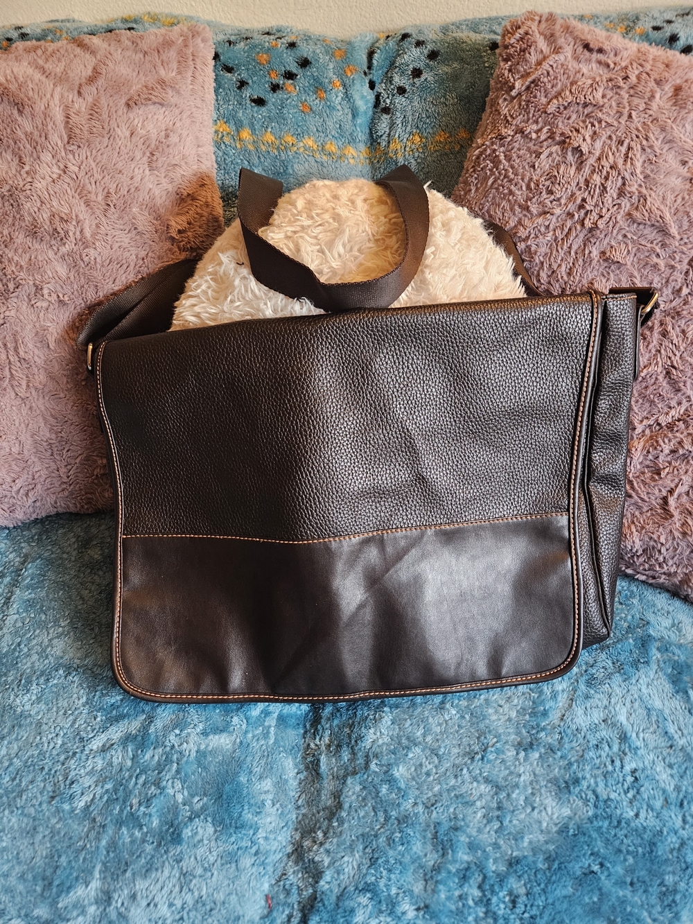 Usher Laptop Shoulder Bag in Brown